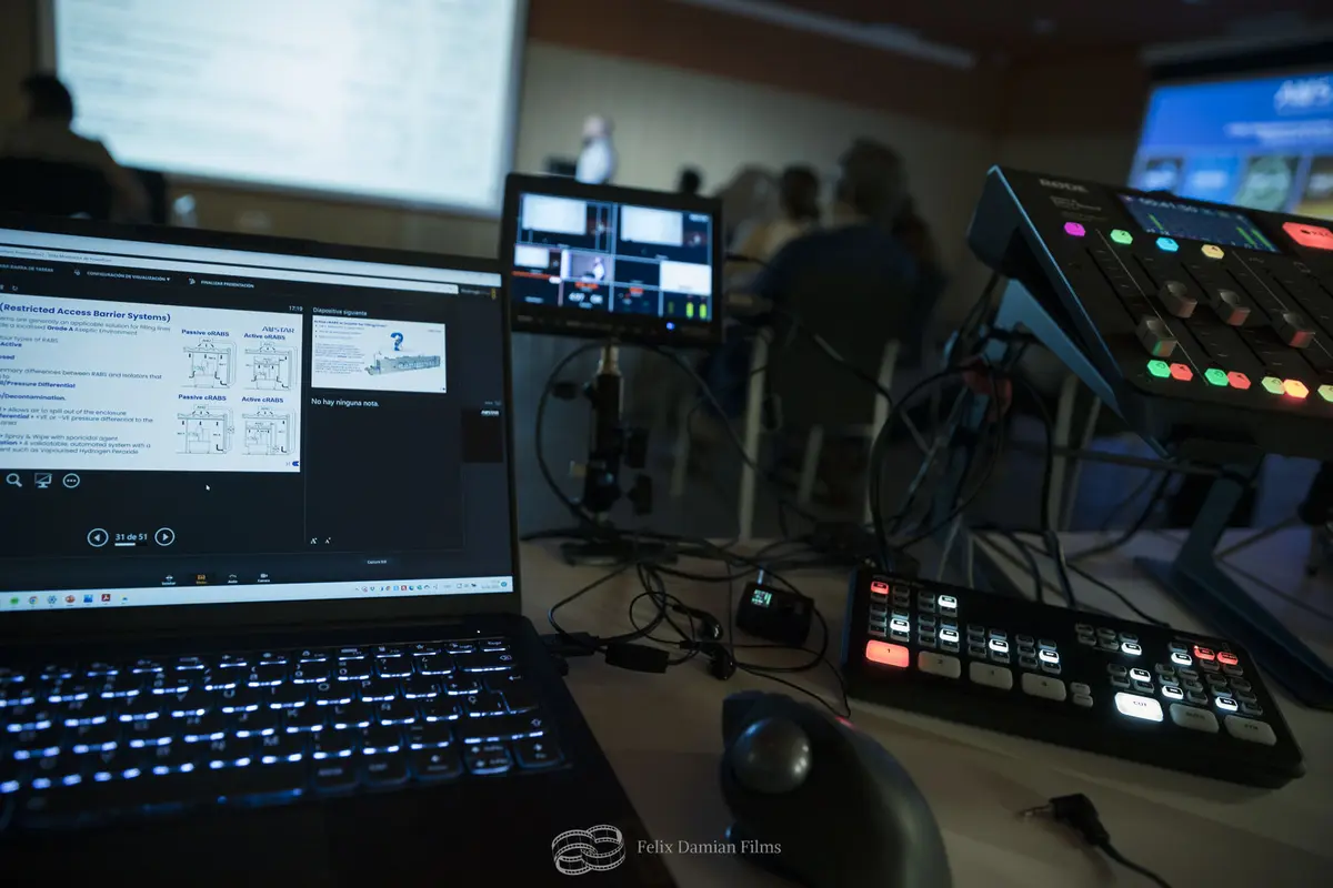 Mesa de realización de streaming multicámara Mesa de realización de streaming multicámara